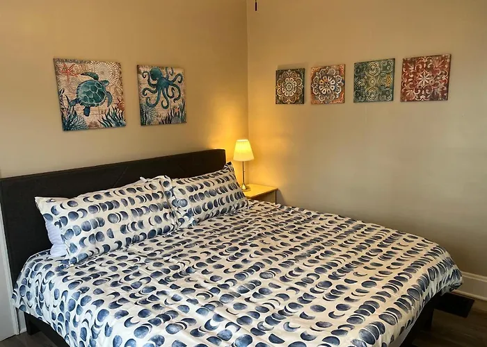 Hudson #1 Private Two Bed Near Xavier & Downtown