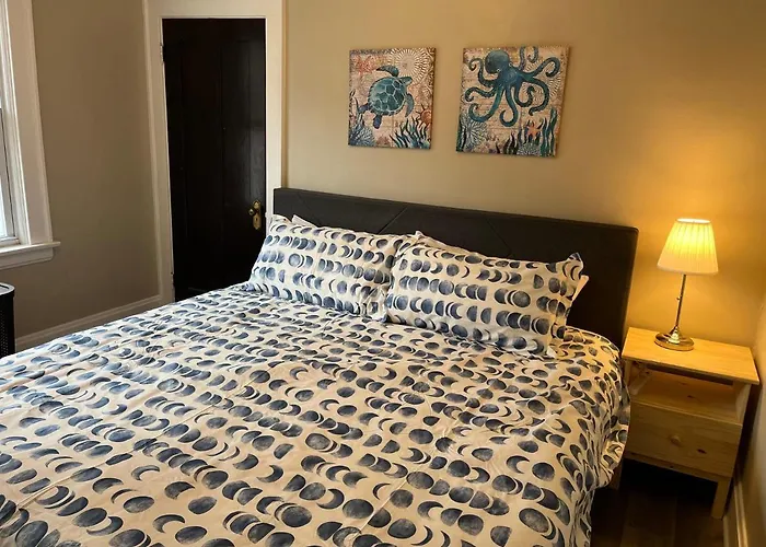Hudson #1 Private Two Bed Near Xavier & Downtown
